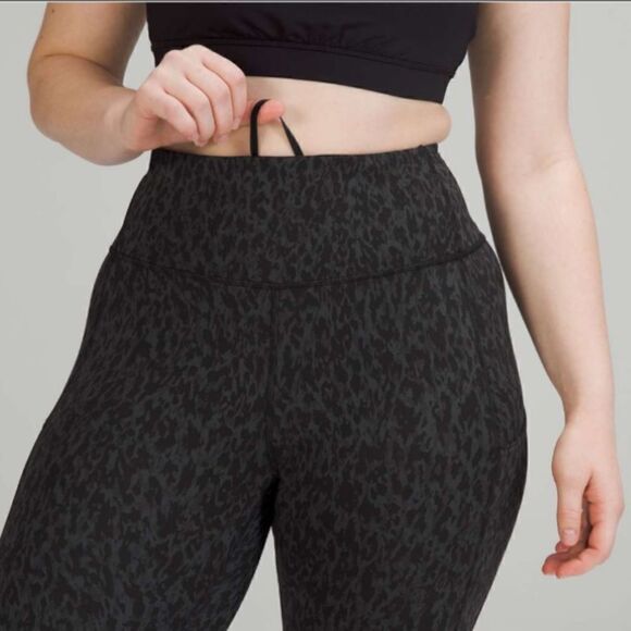 Lululemon Fast and Free High-Rise Crop 23"
Leopard Camo Deep Coal Multi size 2 - Picture 3 of 10